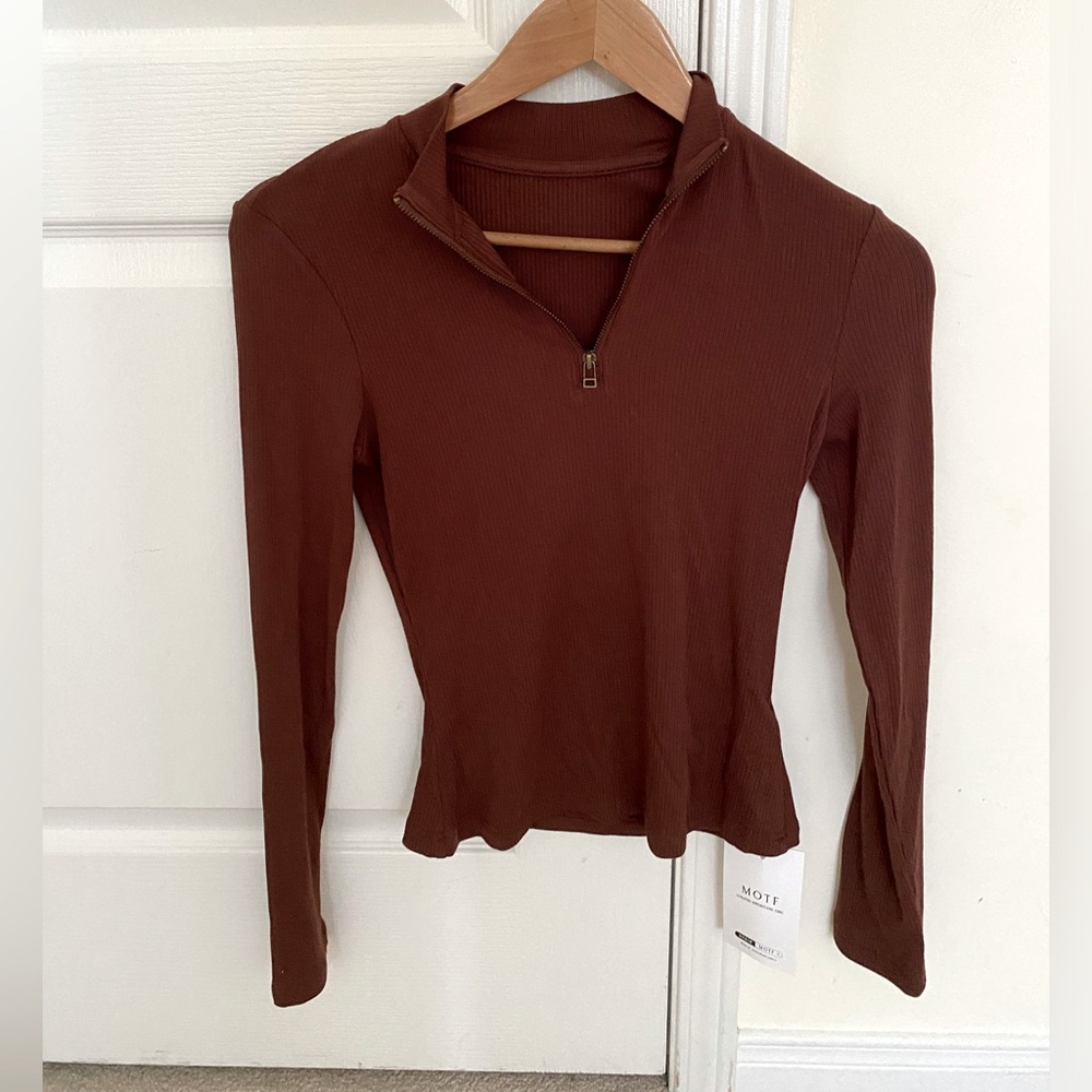 Brown fitted shirt